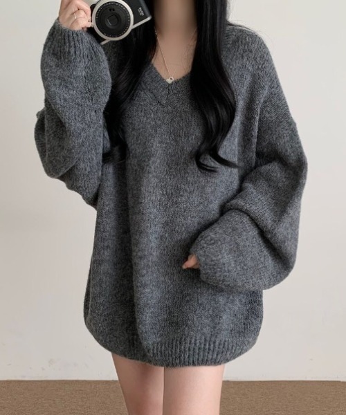 yuue' ( wear )(ユーイ)の「Vネックオーバーサイズニット/ボリュームセーター(ニット/セーター・レディース・グレー/アイボリー/ピンク・FREE)」の12枚目の写真