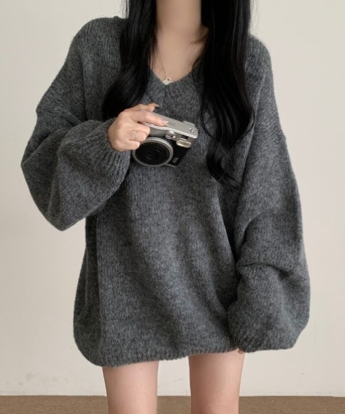 yuue' ( wear )(ユーイ)の「Vネックオーバーサイズニット/ボリュームセーター(ニット/セーター・レディース・グレー/アイボリー/ピンク・FREE)」の13枚目の写真