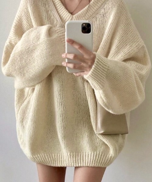 yuue' ( wear )(ユーイ)の「Vネックオーバーサイズニット/ボリュームセーター(ニット/セーター・レディース・グレー/アイボリー/ピンク・FREE)」の9枚目の写真