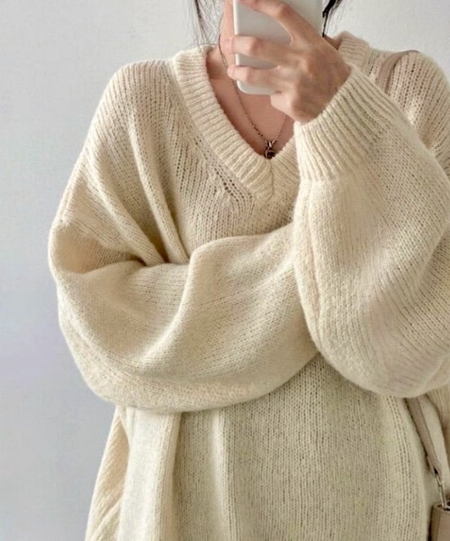 yuue' ( wear )(ユーイ)の「Vネックオーバーサイズニット/ボリュームセーター(ニット/セーター・レディース・グレー/アイボリー/ピンク・FREE)」の7枚目の写真
