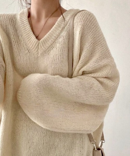 yuue' ( wear )(ユーイ)の「Vネックオーバーサイズニット/ボリュームセーター(ニット/セーター・レディース・グレー/アイボリー/ピンク・FREE)」の8枚目の写真