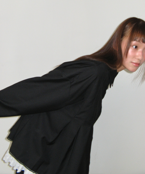 RONRON（ロンロン）の「PANDENT TORCHON LACE PLEATS SHIRT BLACK（シャツ/ブラウス・レディース・その他・FREE）」の4枚目の写真