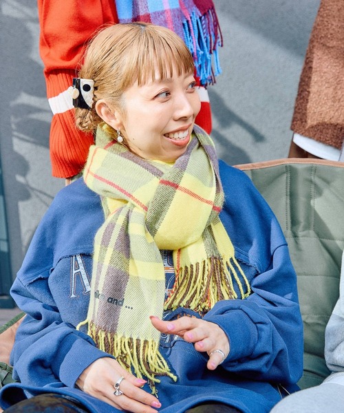 niko and...（ニコアンド）の「【人気スタッフプロデュース企画】メンバーチェックストール（ストール/ショール・レディース・グレー/ブルー/その他1/イエロー・0）」の10枚目の写真