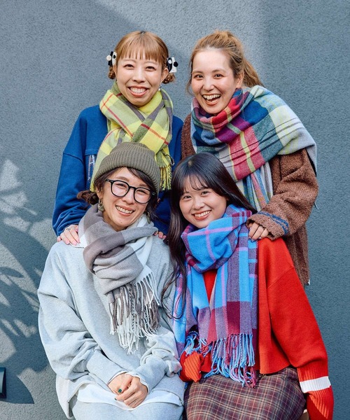 niko and...（ニコアンド）の「【人気スタッフプロデュース企画】メンバーチェックストール（ストール/ショール・レディース・グレー/ブルー/その他1/イエロー・0）」の16枚目の写真