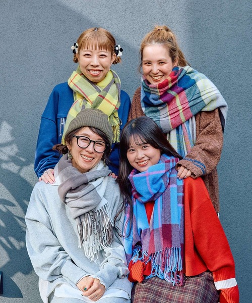 niko and...（ニコアンド）の「【人気スタッフプロデュース企画】メンバーチェックストール（ストール/ショール・レディース・グレー/ブルー/その他1/イエロー・0）」の17枚目の写真