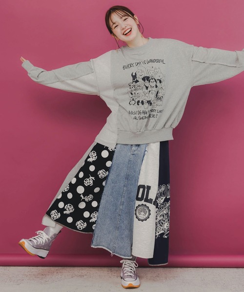 ScoLar（スカラー）の「153742：毎日がわんダフル柄アシメプルオーバー（Tシャツ/カットソー・レディース・ブラック/杢グレー/オートミール・M）」の4枚目の写真