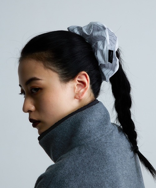 JEANASIS（ジーナシス）の「【Les Fleurs】ストライプシュシュ/641547（シュシュ・レディース・ホワイト/ブラウン/ブルー・FREE）」の5枚目の写真