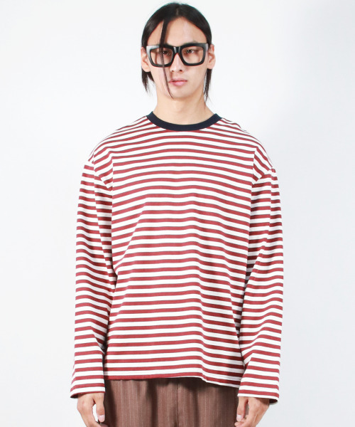 DEMARC(ドゥマーク)の「M STRIPE LOOSE-FIT LONG SLEEVE TEE - burgundy(Tシャツ/カットソー・メンズ・その他・MEDIUM/LARGE)」の2枚目の写真