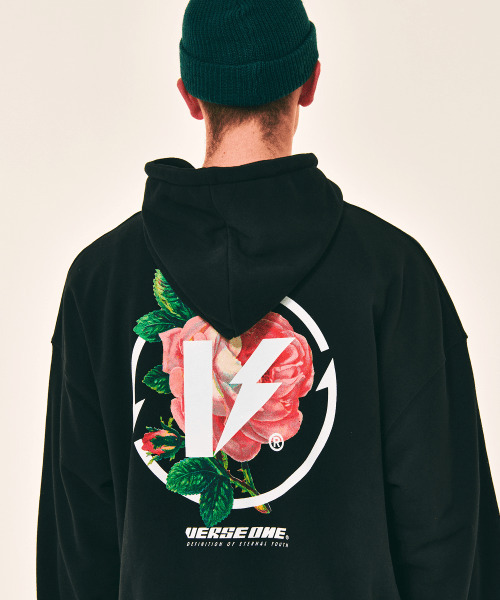 VERSE ONE(バースワン)の「FLOWER SYMBOL LOGO PULLOVER HOODIE BLACK(パーカー・レディース・その他・LARGE/MEDIUM/SMALL)」の6枚目の写真