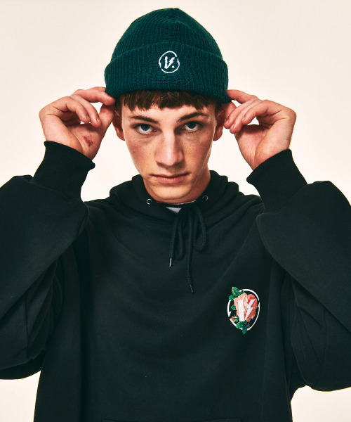 VERSE ONE(バースワン)の「FLOWER SYMBOL LOGO PULLOVER HOODIE BLACK(パーカー・レディース・その他・LARGE/MEDIUM/SMALL)」の7枚目の写真