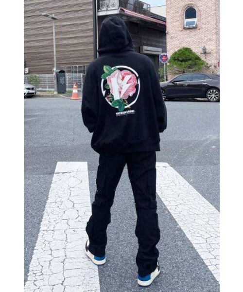 VERSE ONE(バースワン)の「FLOWER SYMBOL LOGO PULLOVER HOODIE BLACK(パーカー・レディース・その他・LARGE/MEDIUM/SMALL)」の16枚目の写真