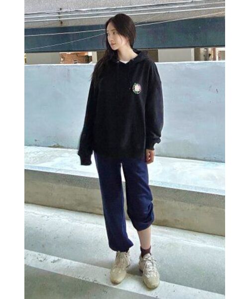 VERSE ONE(バースワン)の「FLOWER SYMBOL LOGO PULLOVER HOODIE BLACK(パーカー・レディース・その他・LARGE/MEDIUM/SMALL)」の21枚目の写真