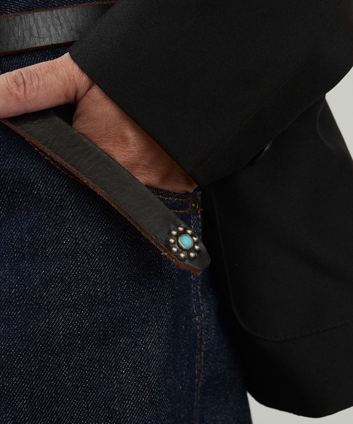 HTC(エイチティーシー)の「HTC/エイチティーシー 25TH 1POINT END FLOWER TQ 0.75 アンティーク加工 スタッズ レザーベルト(ベルト・メンズ・ブラウン/ブラック・32/34)」の3枚目の写真