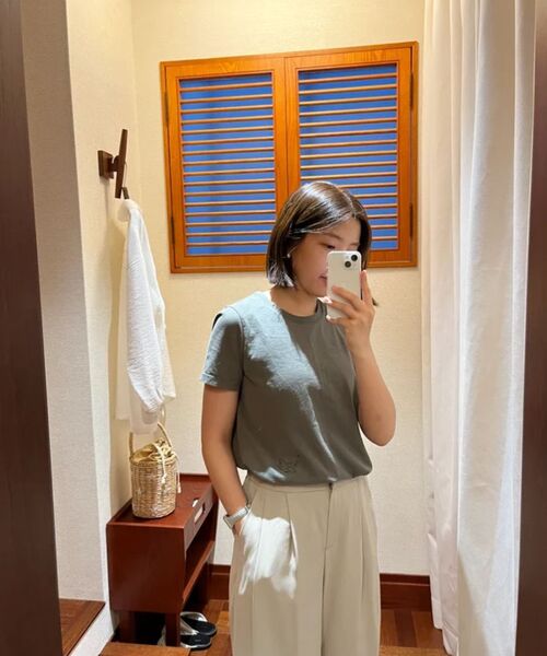 HOLAREST(オラ レスト)の「Organic embroidery T-shirt (Brown Cottage)(Tシャツ/カットソー・レディース・その他・SMALL/MEDIUM/LARGE)」の2枚目の写真