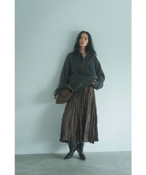 marjour（マージュール）の「WASHER PLEATS SATIN SKIRT（スカート・レディース・ブラウン・M）」の5枚目の写真