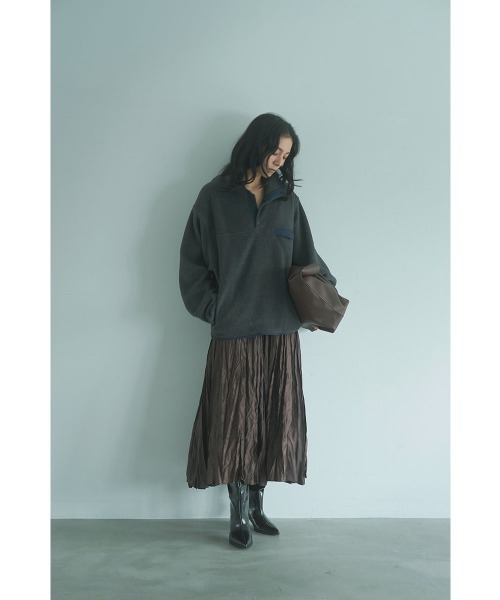 marjour（マージュール）の「WASHER PLEATS SATIN SKIRT（スカート・レディース・ブラウン・M）」の11枚目の写真