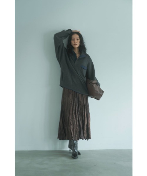 marjour（マージュール）の「WASHER PLEATS SATIN SKIRT（スカート・レディース・ブラウン・M）」の12枚目の写真