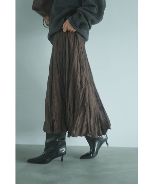 marjour（マージュール）の「WASHER PLEATS SATIN SKIRT（スカート・レディース・ブラウン・M）」の19枚目の写真