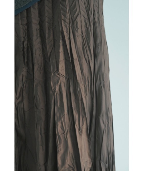 marjour（マージュール）の「WASHER PLEATS SATIN SKIRT（スカート・レディース・ブラウン・M）」の20枚目の写真