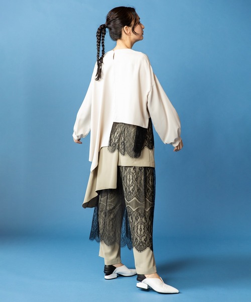 OSMOSIS（オズモーシス）の「アシンメトリーレース切替ブラウス（シャツ/ブラウス・レディース・ライトベージュ/ブラック/ホワイト・ONE SIZE）」の6枚目の写真