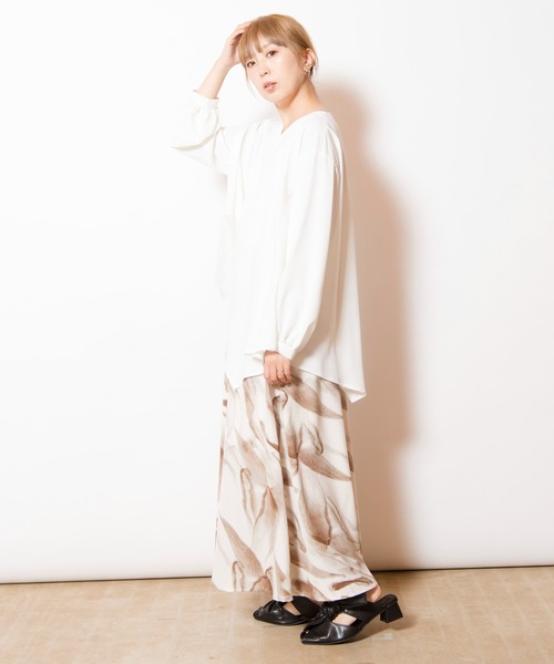 OSMOSIS（オズモーシス）の「アシンメトリーレース切替ブラウス（シャツ/ブラウス・レディース・ライトベージュ/ブラック/ホワイト・ONE SIZE）」の12枚目の写真