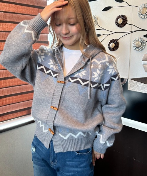 Loco Ocean(ロコオーシャン)の「ノルディック柄ゆるもこフードニット(ニット/セーター・レディース・ネイビー/ピンク・FREE)」の14枚目の写真