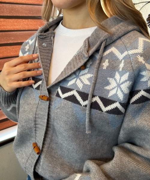 Loco Ocean(ロコオーシャン)の「ノルディック柄ゆるもこフードニット(ニット/セーター・レディース・ネイビー/ピンク・FREE)」の15枚目の写真