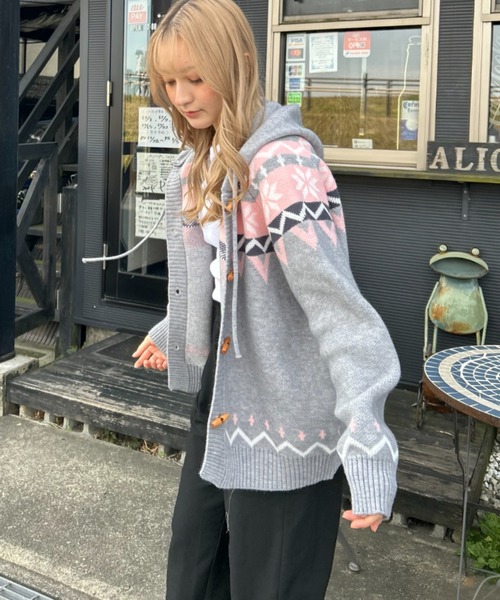 Loco Ocean(ロコオーシャン)の「ノルディック柄ゆるもこフードニット(ニット/セーター・レディース・ネイビー/ピンク・FREE)」の22枚目の写真