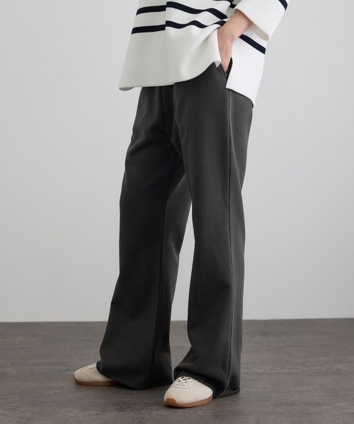 SALON adam et rope'（サロン アダム エ ロペ）の「【WEB・一部店舗限定】セミフレアスウェットパンツ / セットアップ対応（その他パンツ・レディース・チャコールグレー/オフホワイト/ブラウン系その他2・FREE）」の7枚目の写真