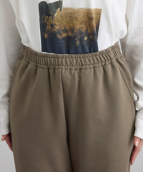 SALON adam et rope'（サロン アダム エ ロペ）の「【WEB・一部店舗限定】セミフレアスウェットパンツ / セットアップ対応（その他パンツ・レディース・チャコールグレー/オフホワイト/ブラウン系その他2・FREE）」の15枚目の写真