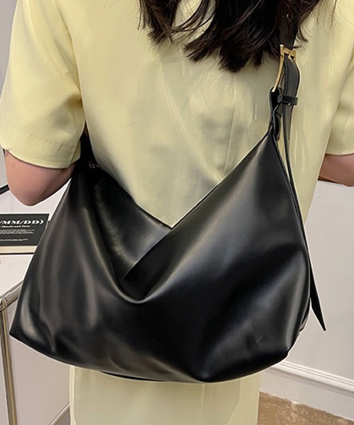 セール】ハトメショルダー 大容量クロスボディバッグ（ショルダー