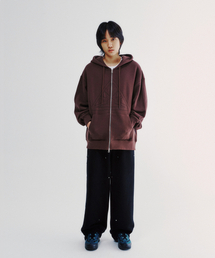 ISTKUNST（イストクンスト）の「SIDE DAMAGED STUD SWEATPANTS_BLACK(IK2EFMPA01A)（スウェットパンツ）」
