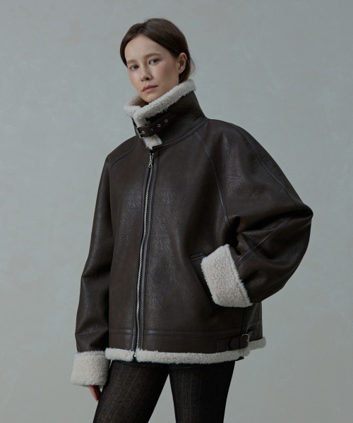 AHRE(アフレ)の「Baum Oversized Reversible Shearling Mustang_2Color(ムートンコート・レディース・その他・SMALL/LARGE/S size/L size)」の1枚目の写真