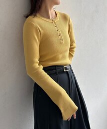 Thevon（ゼボン）の「ヘンリーネック袖フレアリブニット（ニット/セーター）」
