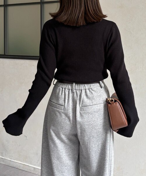 Thevon(ゼボン)の「ヘンリーネック袖フレアリブニット(ニット/セーター・レディース・グレー/ブラック/アイボリー/イエロー・FREE)」の14枚目の写真