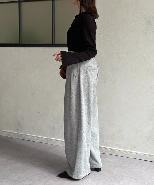 Thevon(ゼボン)の「ヘンリーネック袖フレアリブニット(ニット/セーター・レディース・グレー/ブラック/アイボリー/イエロー・FREE)」の17枚目の写真