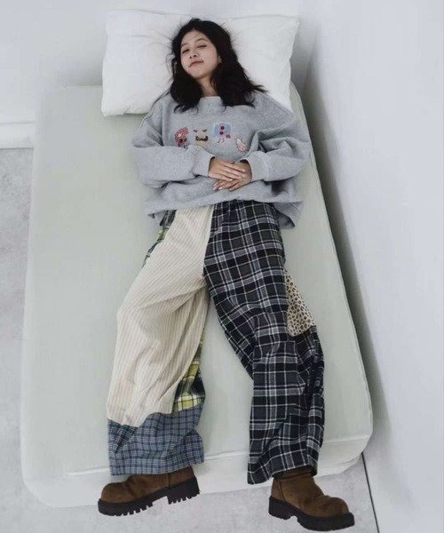 AsheKsha(アシクシャ)の「アメリカンスタイルのトレンドパッチワークルーズワイドパンツ(その他パンツ・レディース・ブラック・S/M)」の7枚目の写真