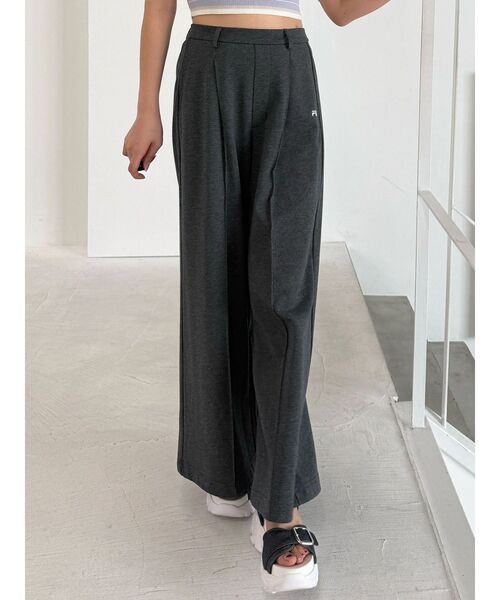 FILA（フィラ）の「【FILA別注】裏毛センターシームパンツ（その他パンツ・レディース・チャコールグレー/グレー・MEDIUM/SMALL）」の8枚目の写真