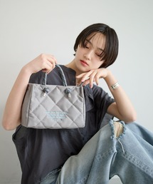 美品 グレー キルティング ショルダーバッグ ショルダーバッグ（グレー/灰色系・キルティング）ファッション通販