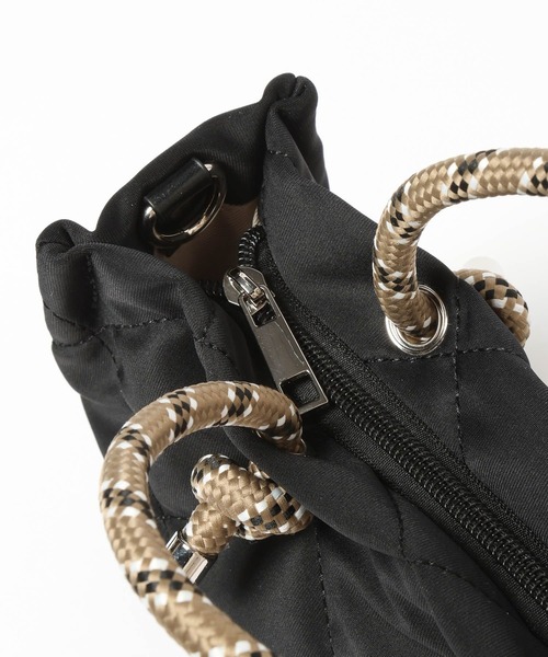 BAYFLOW（ベイフロー）の「[軽量キルト素材]刺繍ロゴキルトショルダー（ショルダーバッグ・レディース・グレー/オフホワイト/ライトブルー/ブラック・FREE）」の15枚目の写真