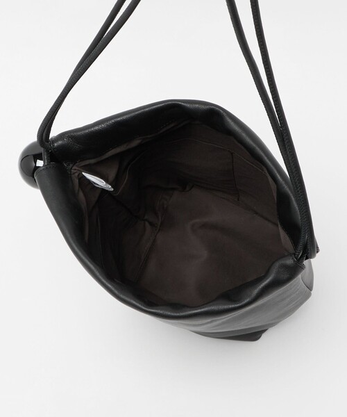 ODETTE E ODILE（オデットエオディール）の「＜Bucket Baggage＞ Ball Charm Soft Long（ショルダーバッグ・レディース・ホワイト/ブラック・FREE）」の8枚目の写真