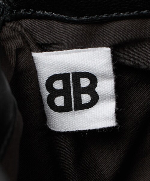 ODETTE E ODILE（オデットエオディール）の「＜Bucket Baggage＞ Ball Charm Soft Long（ショルダーバッグ・レディース・ホワイト/ブラック・FREE）」の10枚目の写真