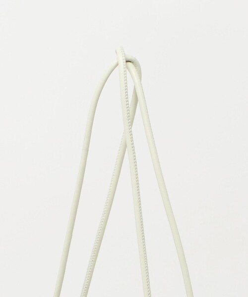 ODETTE E ODILE（オデットエオディール）の「＜Bucket Baggage＞ Ball Charm Soft Long（ショルダーバッグ・レディース・ホワイト/ブラック・FREE）」の14枚目の写真