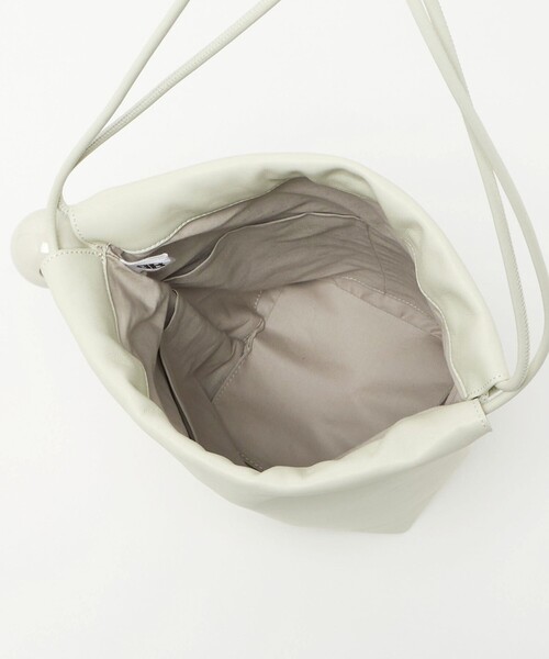 ODETTE E ODILE（オデットエオディール）の「＜Bucket Baggage＞ Ball Charm Soft Long（ショルダーバッグ・レディース・ホワイト/ブラック・FREE）」の15枚目の写真