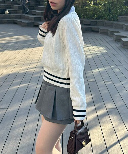 continuer de NICE CLAUP（コンティニューデナイスクラップ）の「【一枚で旬な着こなしに】スキッパー布帛ポロニット（ニット/セーター・レディース・トップグレー/アイボリー/ネイビー/その他2/その他1・FREE）」の22枚目の写真