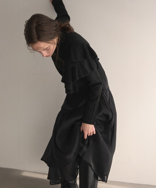 MIELI INVARIANT（ミエリインヴァリアント）の「Milfull Frill Knit Tops（ニット/セーター・レディース・ブラック/グレー・FREE）」の15枚目の写真