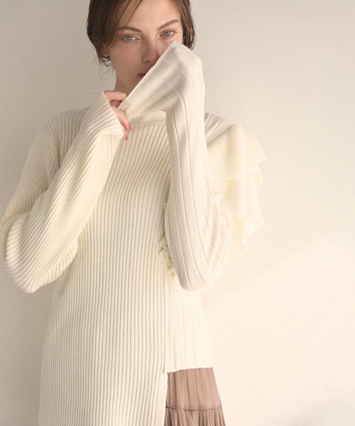 MIELI INVARIANT（ミエリインヴァリアント）の「Milfull Frill Knit Tops（ニット/セーター・レディース・ブラック/グレー・FREE）」の3枚目の写真