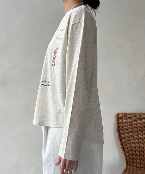 DouDou(ドゥドゥ)の「【WEB限定】レタリングプリントロンTEE(Tシャツ/カットソー・レディース・ブラック/グレー/オフホワイト・FREE)」の5枚目の写真