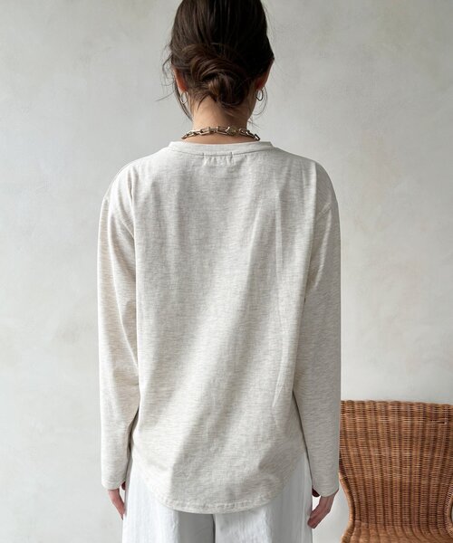 DouDou(ドゥドゥ)の「【WEB限定】レタリングプリントロンTEE(Tシャツ/カットソー・レディース・ブラック/グレー/オフホワイト・FREE)」の4枚目の写真