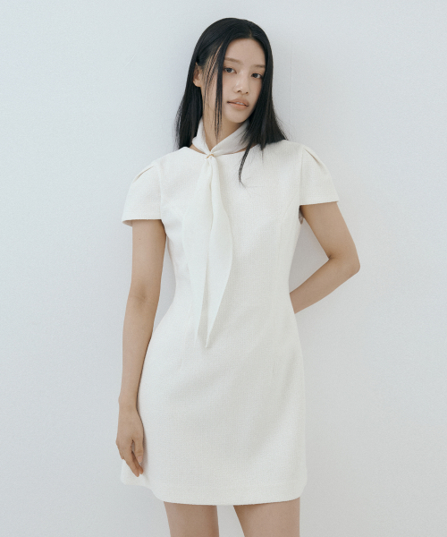 LUCIR ZU(ルシールズ)の「Custom Scarf Tweed Mini Dress Set (cream)(ワンピース・レディース・その他・SMALL/MEDIUM)」の2枚目の写真